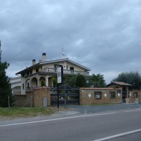 Novadomus Hotel Corfinio Kültér fotó